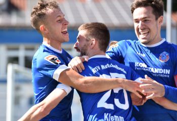 Oberliga-Premiere mit Remis gegen Mitaufsteiger Hollenbach